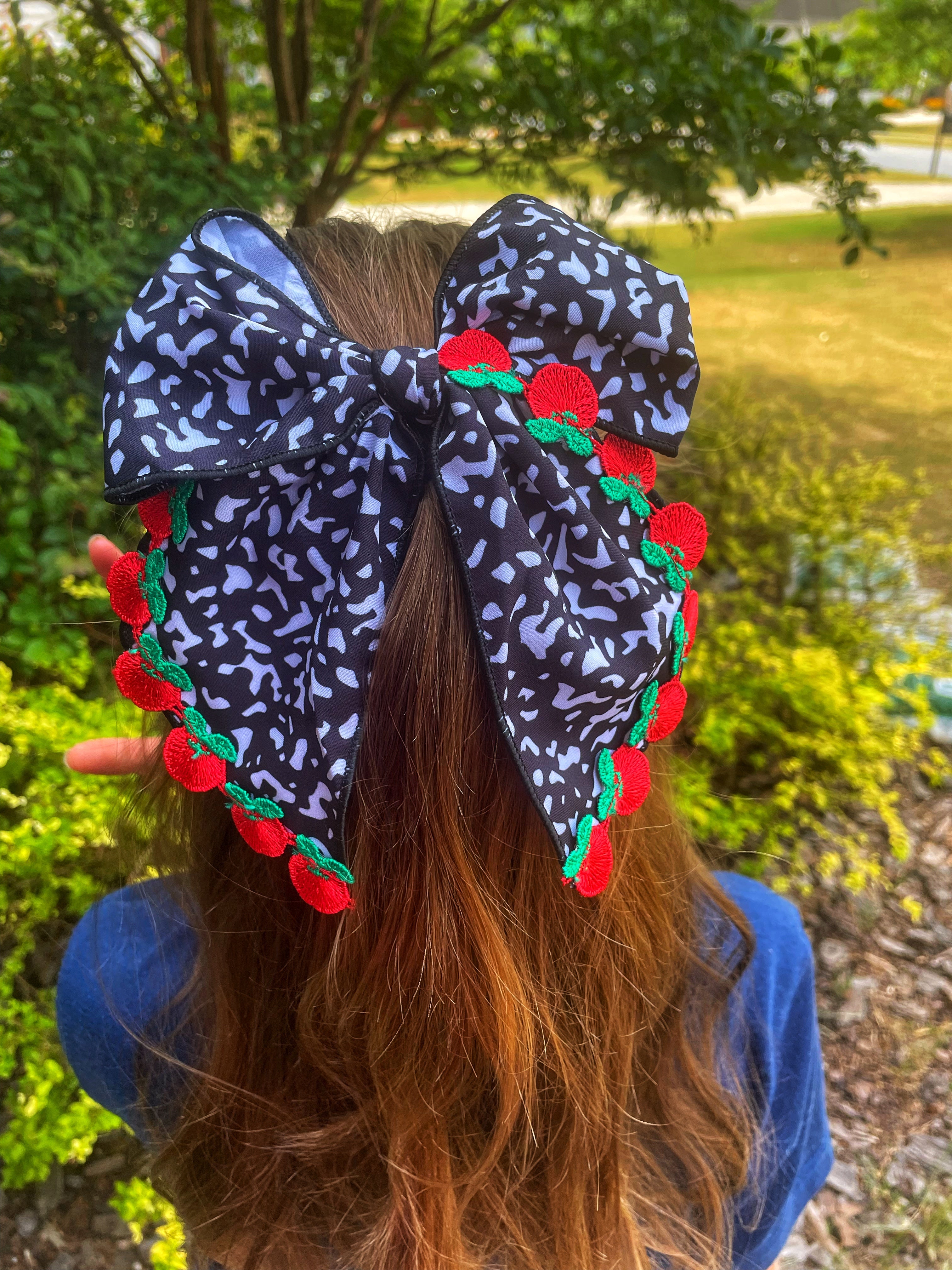 Apple Trimmed Pre-Tied Bow Strips