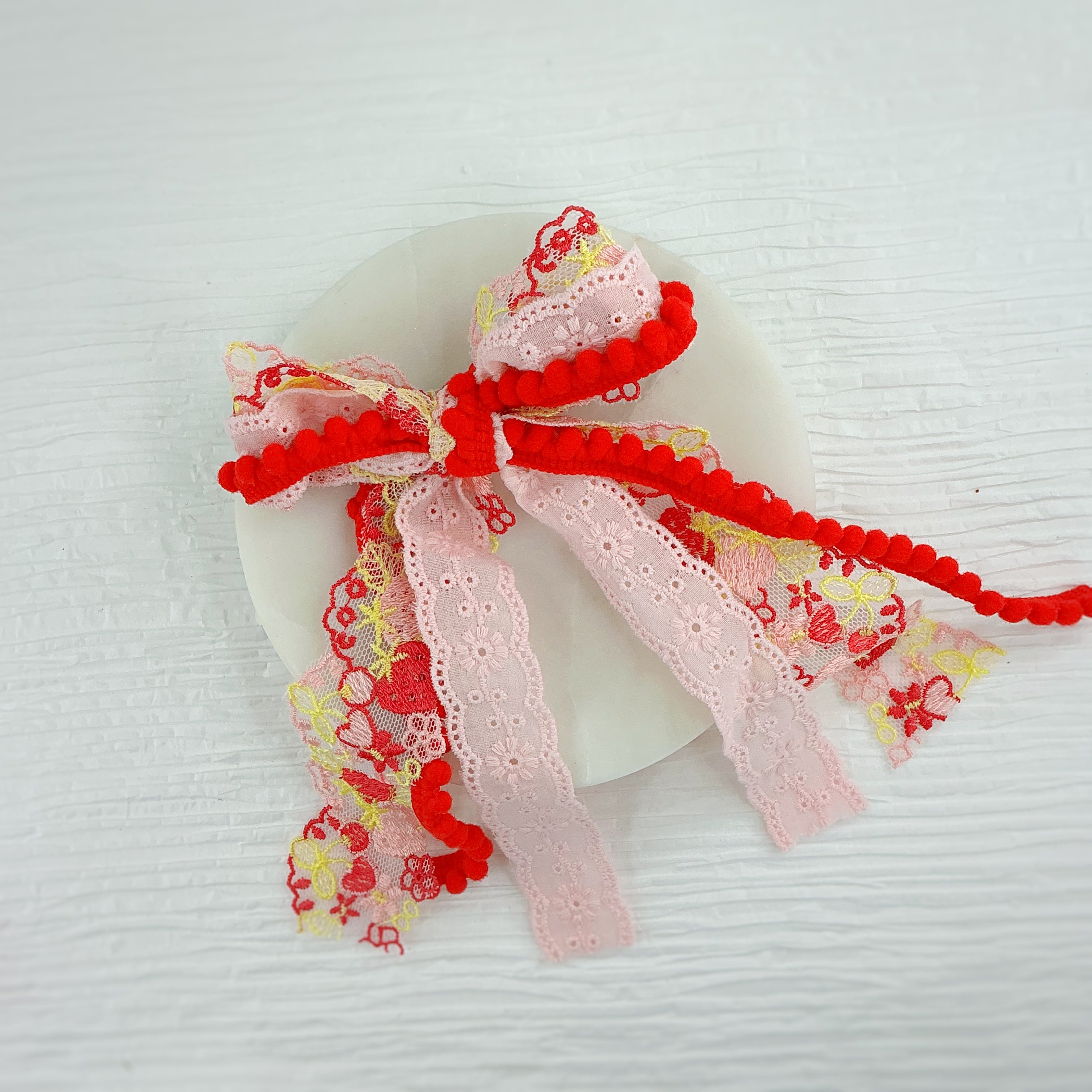 Strawberry Messy Trim Bows