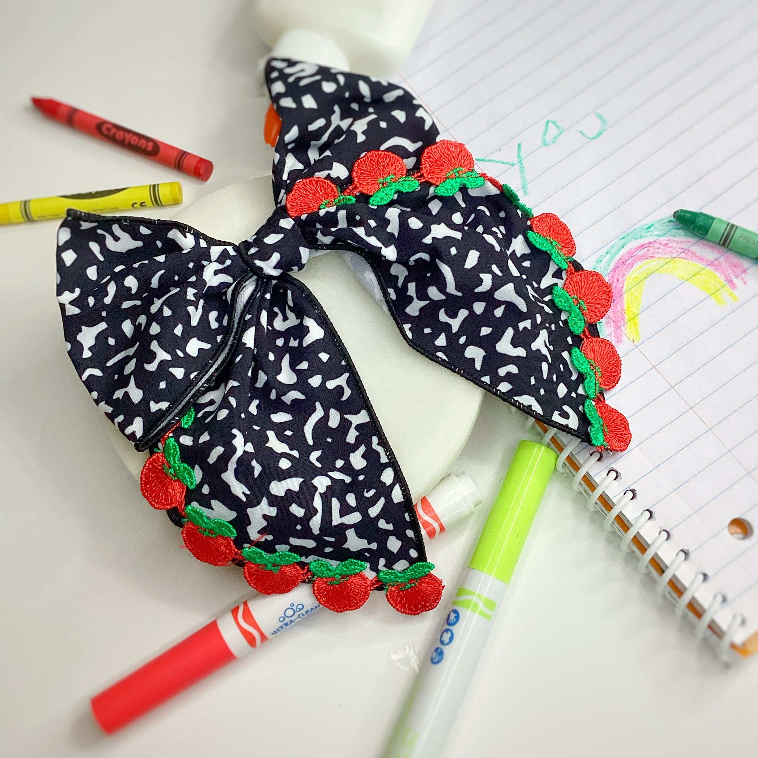Apple Trimmed Pre-Tied Bow Strips