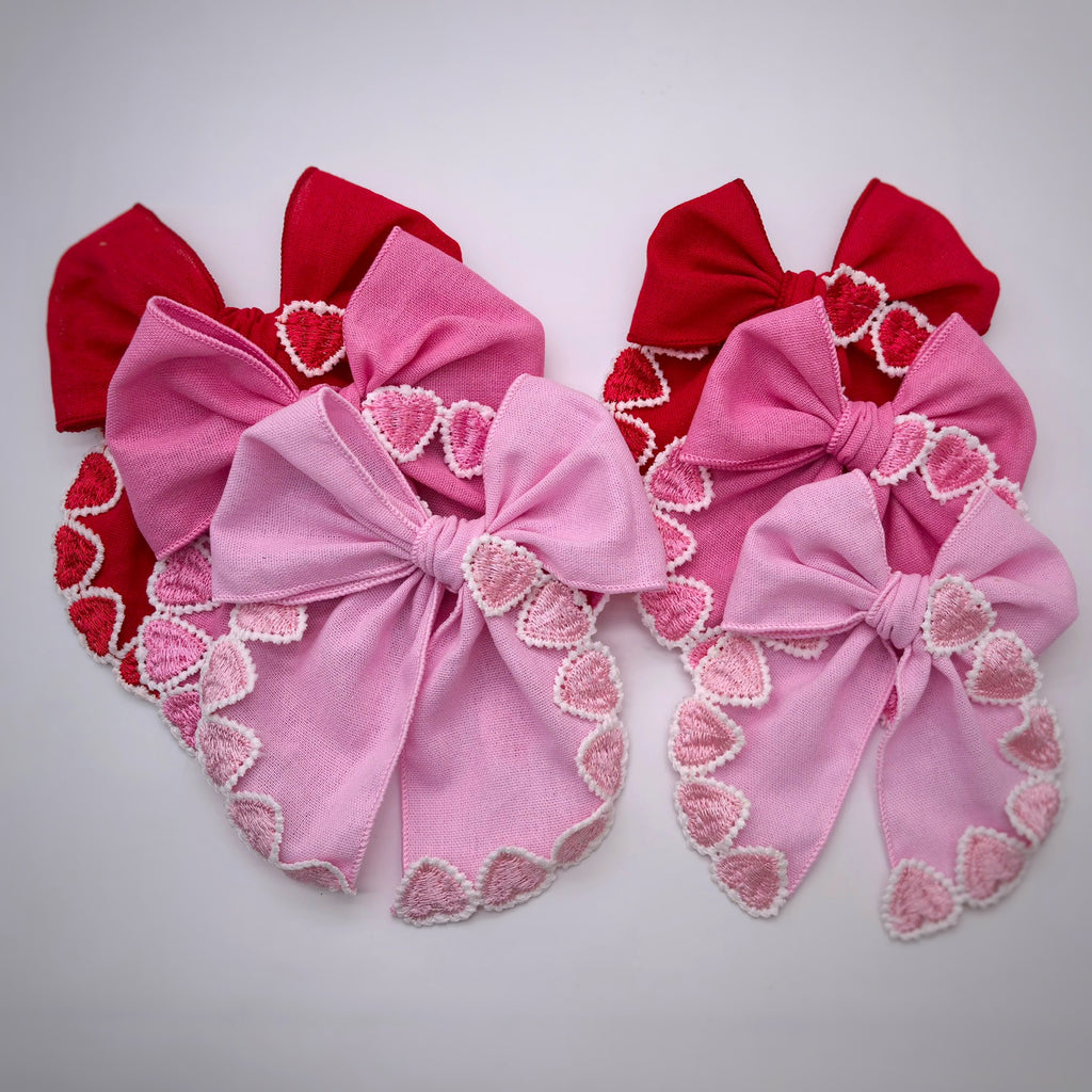 Linen Heart Trimmed Bows