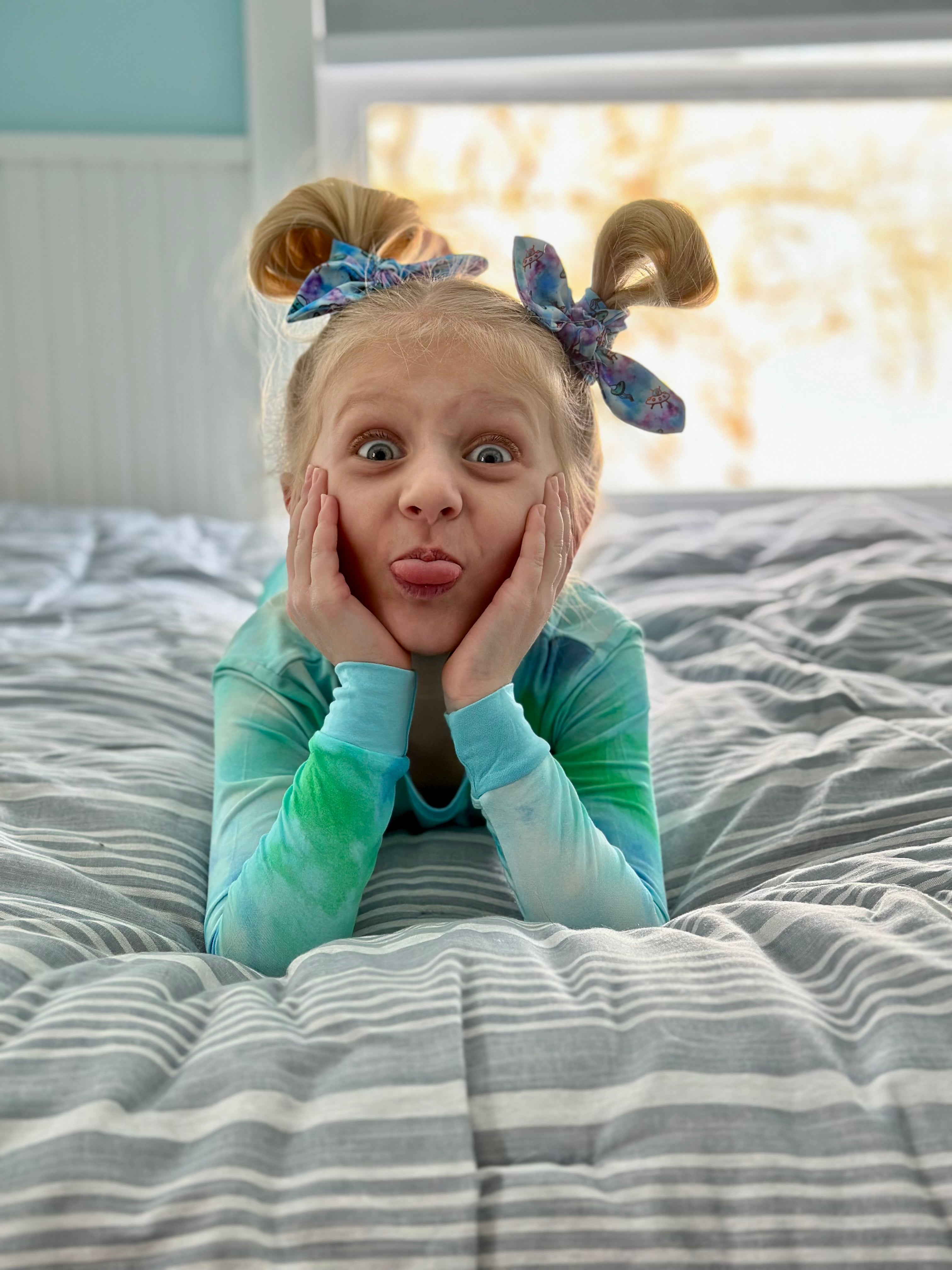 Extraterrestrials Bow Strip and Scrunchie Collection