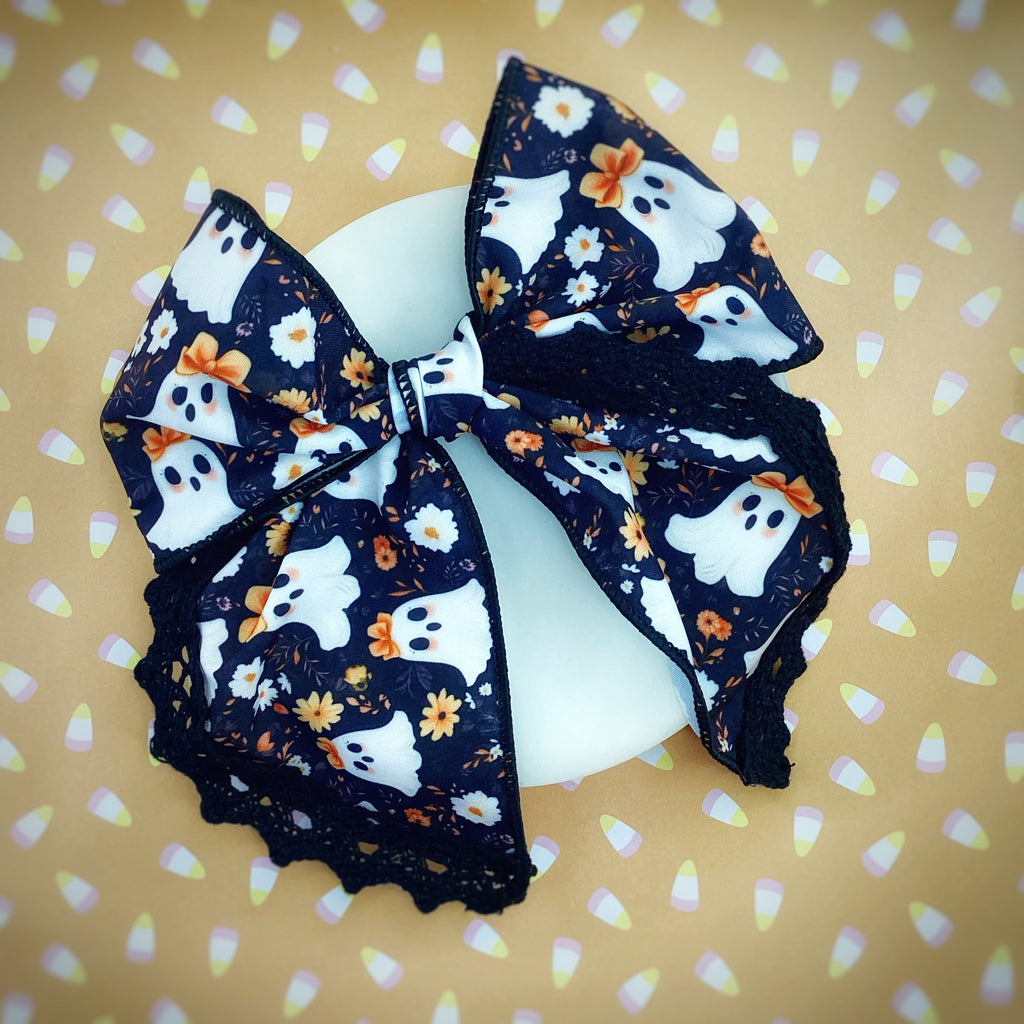 Ghosts with Bows Trimmed Halloween Bow Strip Collection
