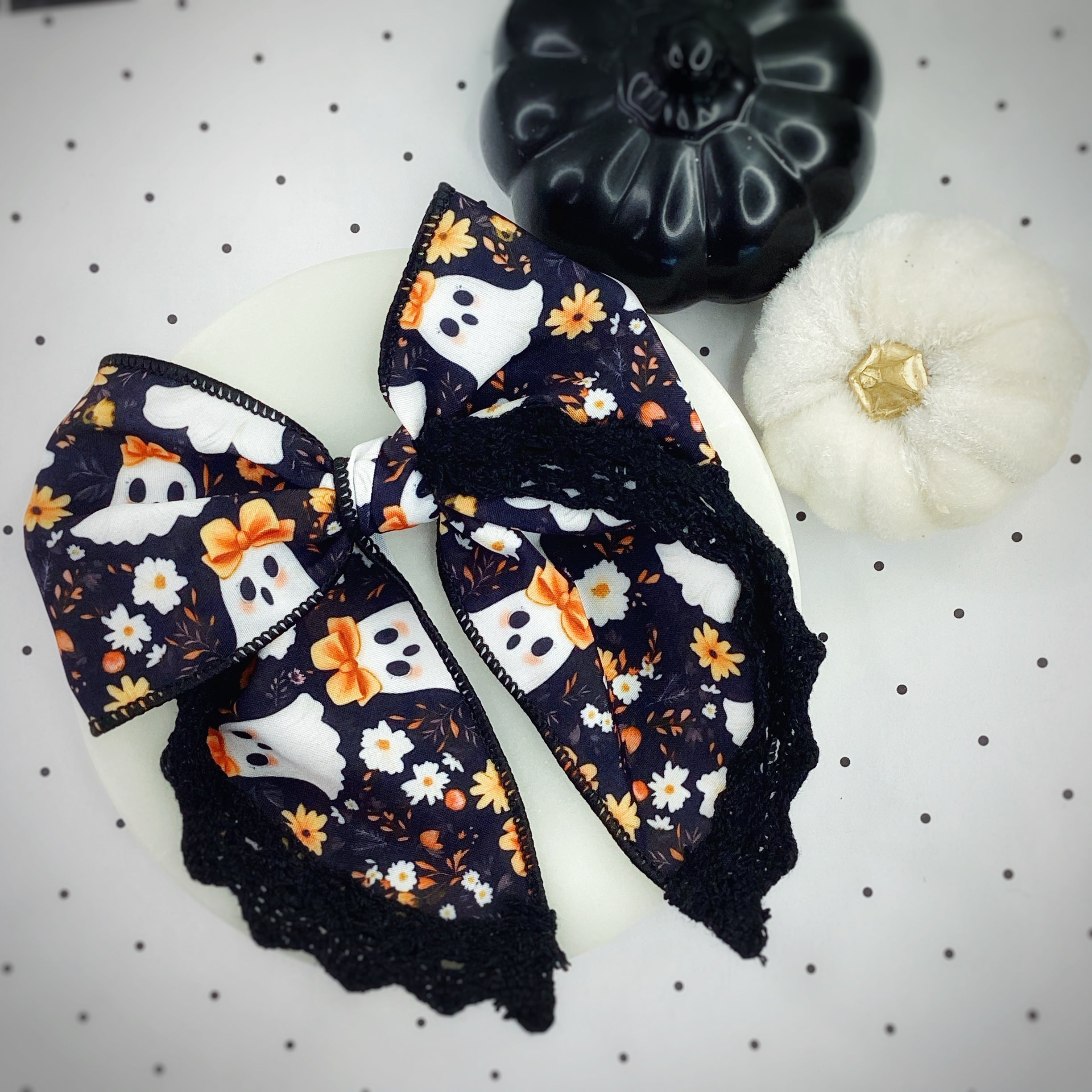 Ghosts with Bows Trimmed Halloween Bow Strip Collection