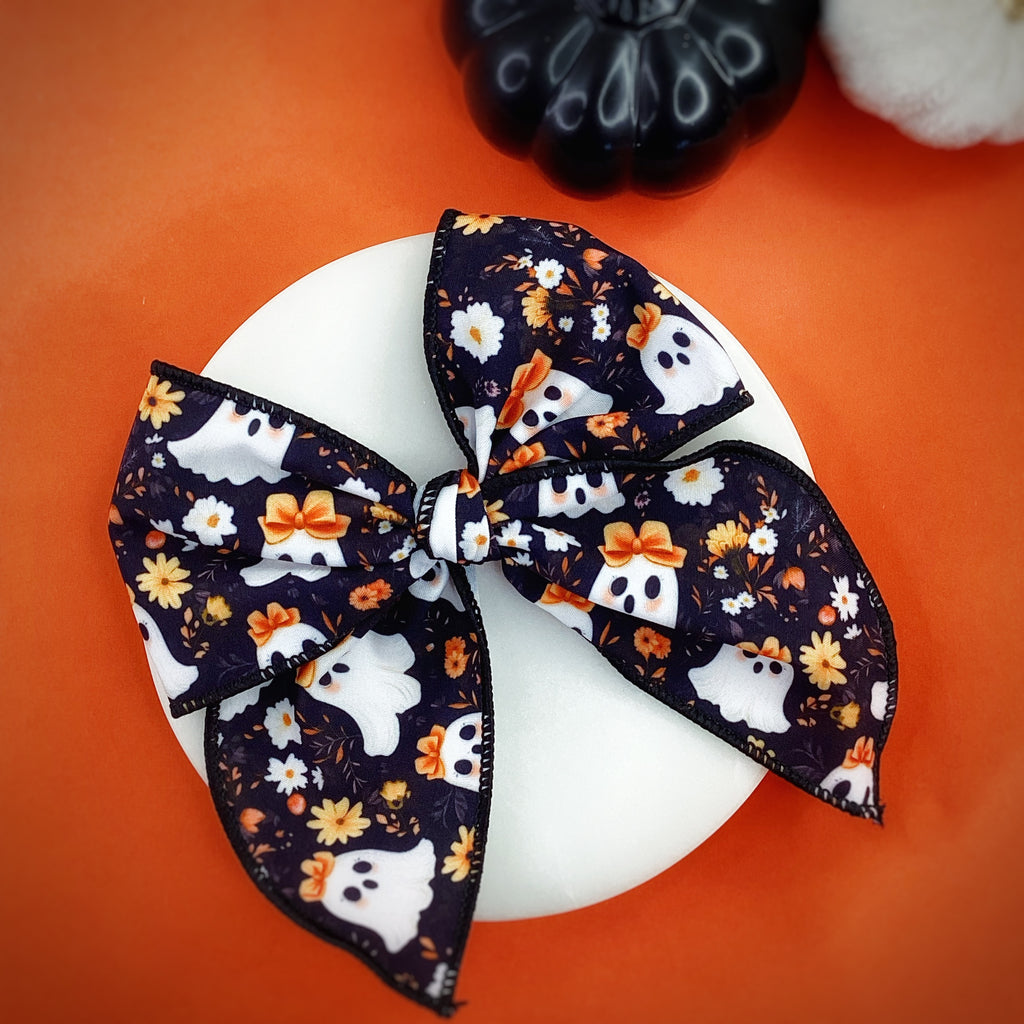 Ghosts with Bows Trimmed Halloween Bow Strip Collection