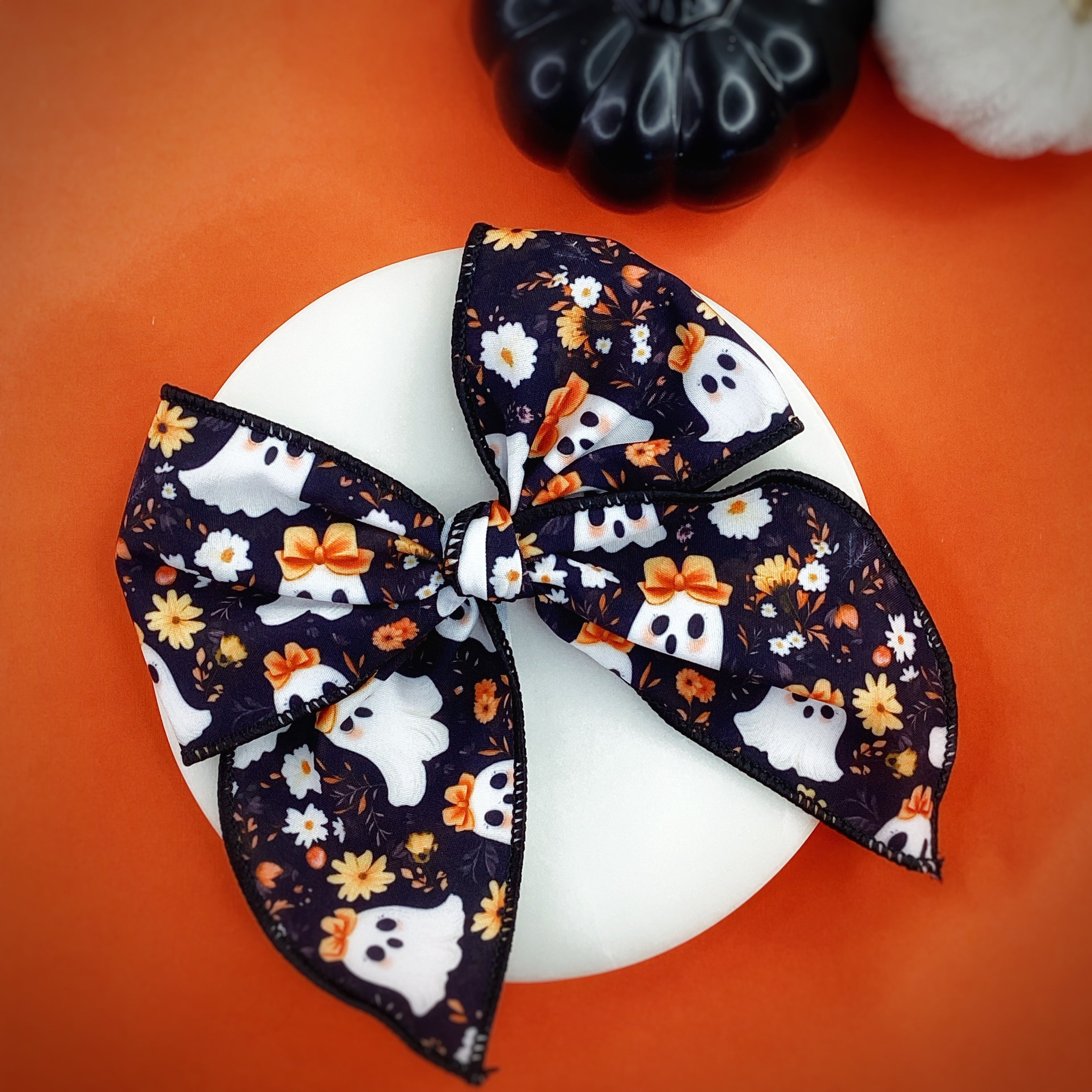 Ghosts with Bows Trimmed Halloween Bow Strip Collection