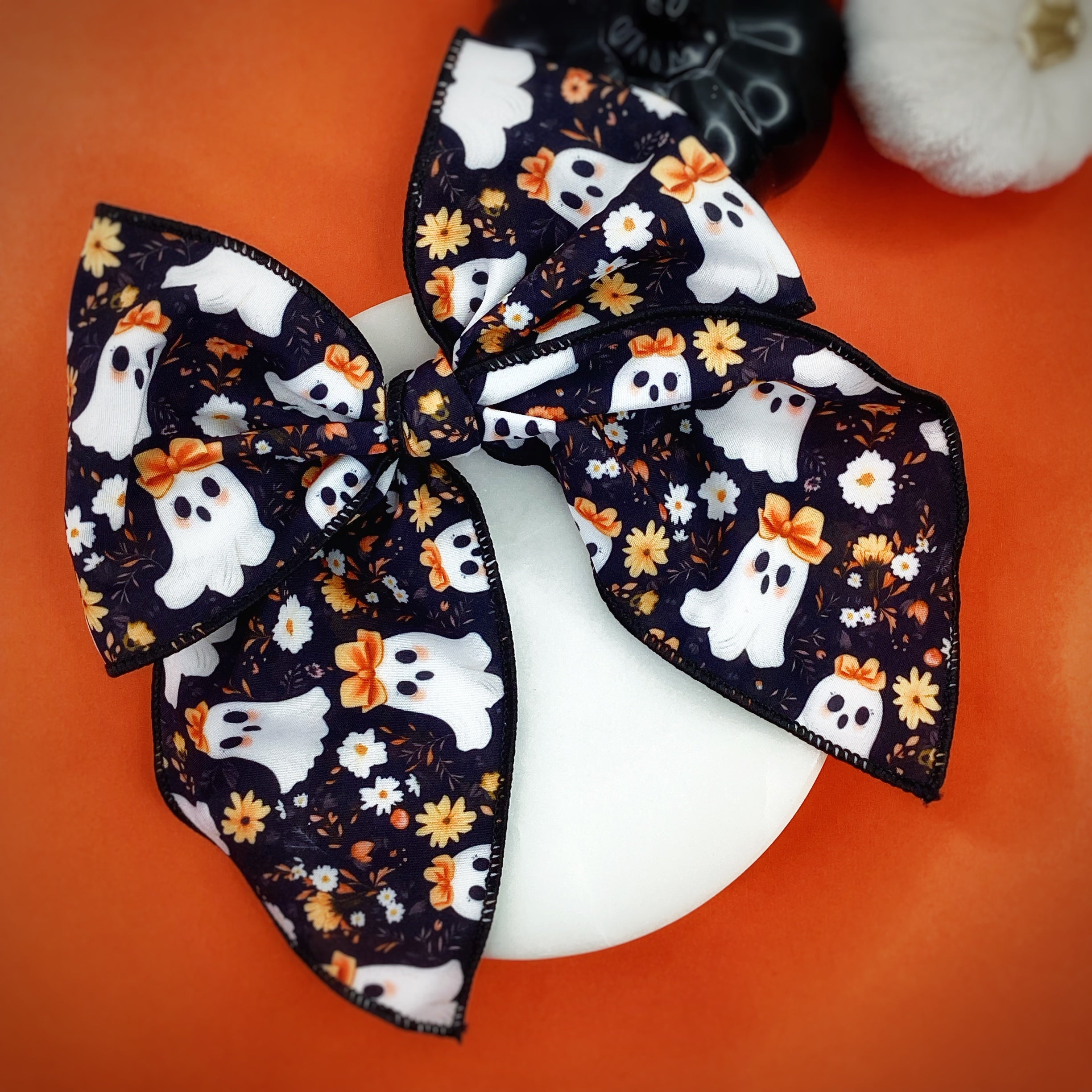 Ghosts with Bows Trimmed Halloween Bow Strip Collection