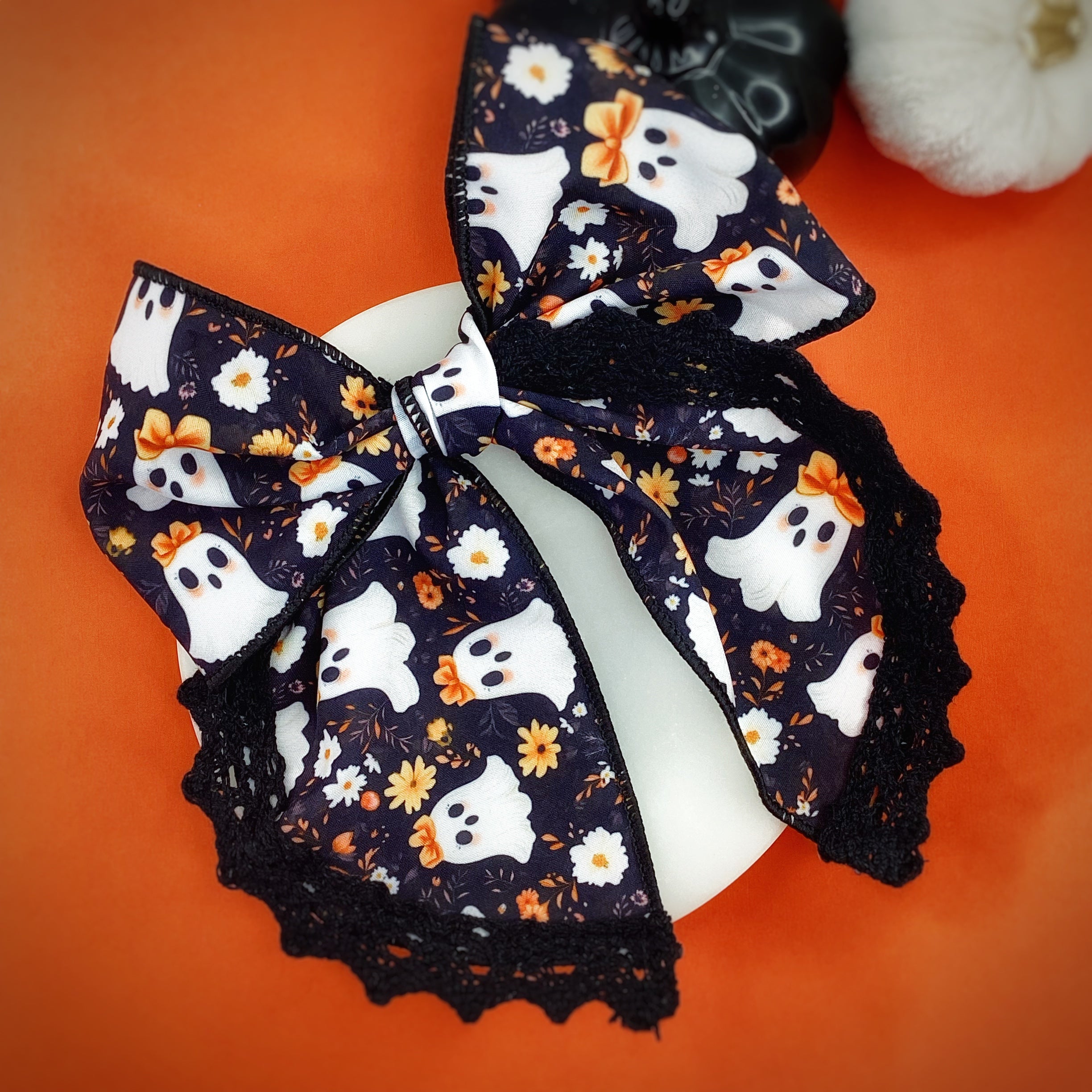 Ghosts with Bows Trimmed Halloween Bow Strip Collection