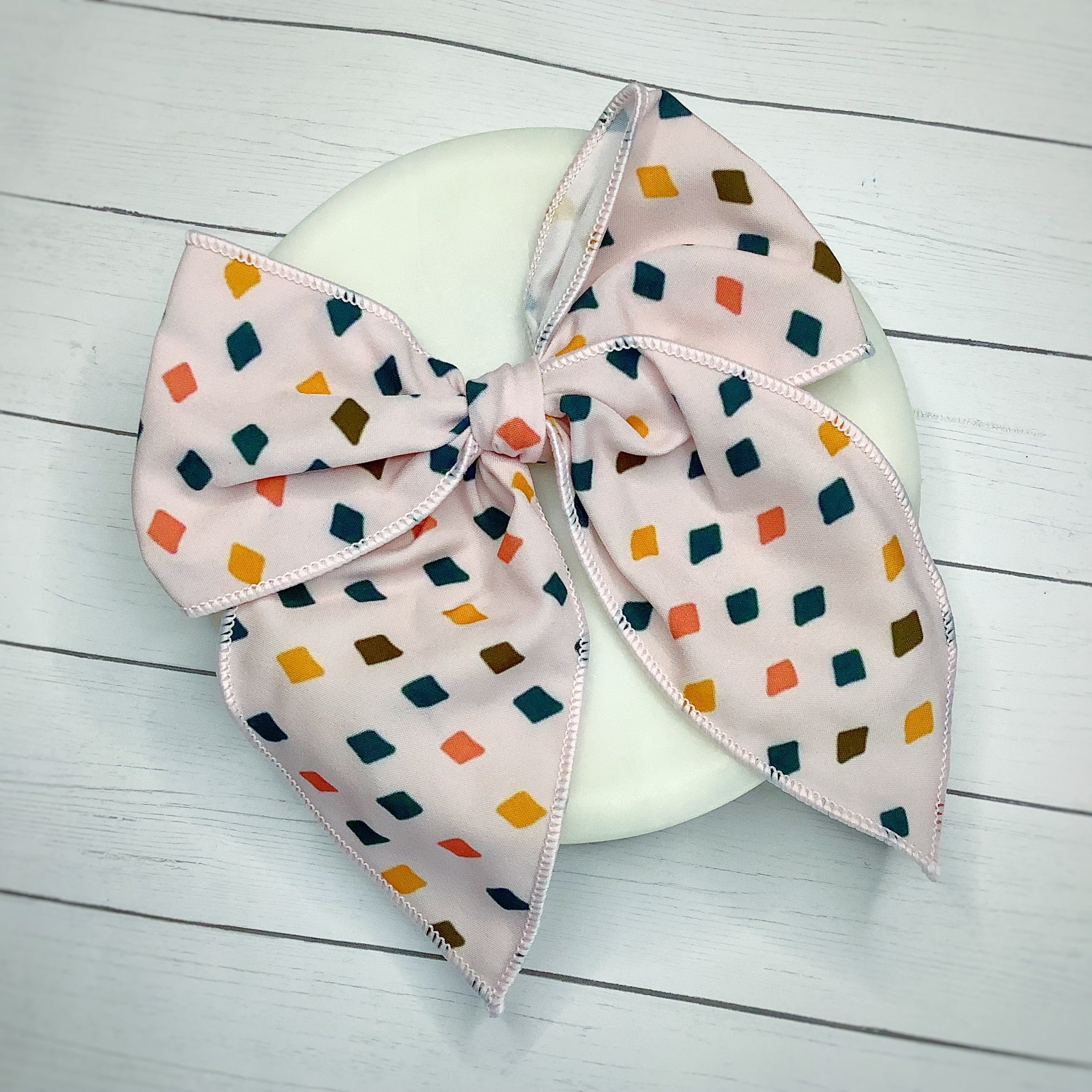 Neutral Diamonds Bow Strip and Scrunchie Collection