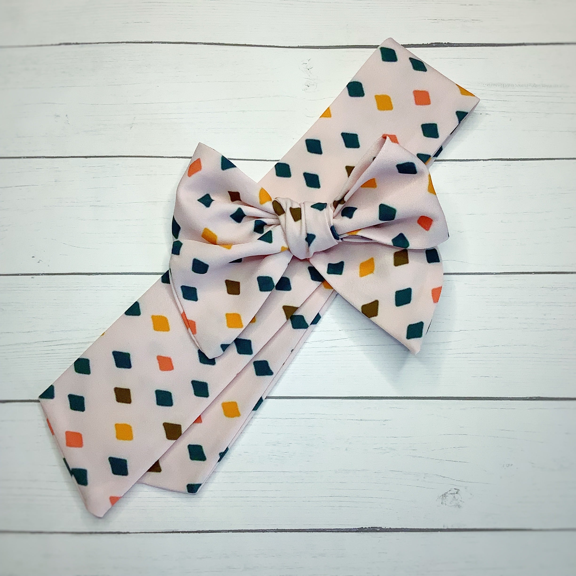 Neutral Diamonds Bow Strip and Scrunchie Collection