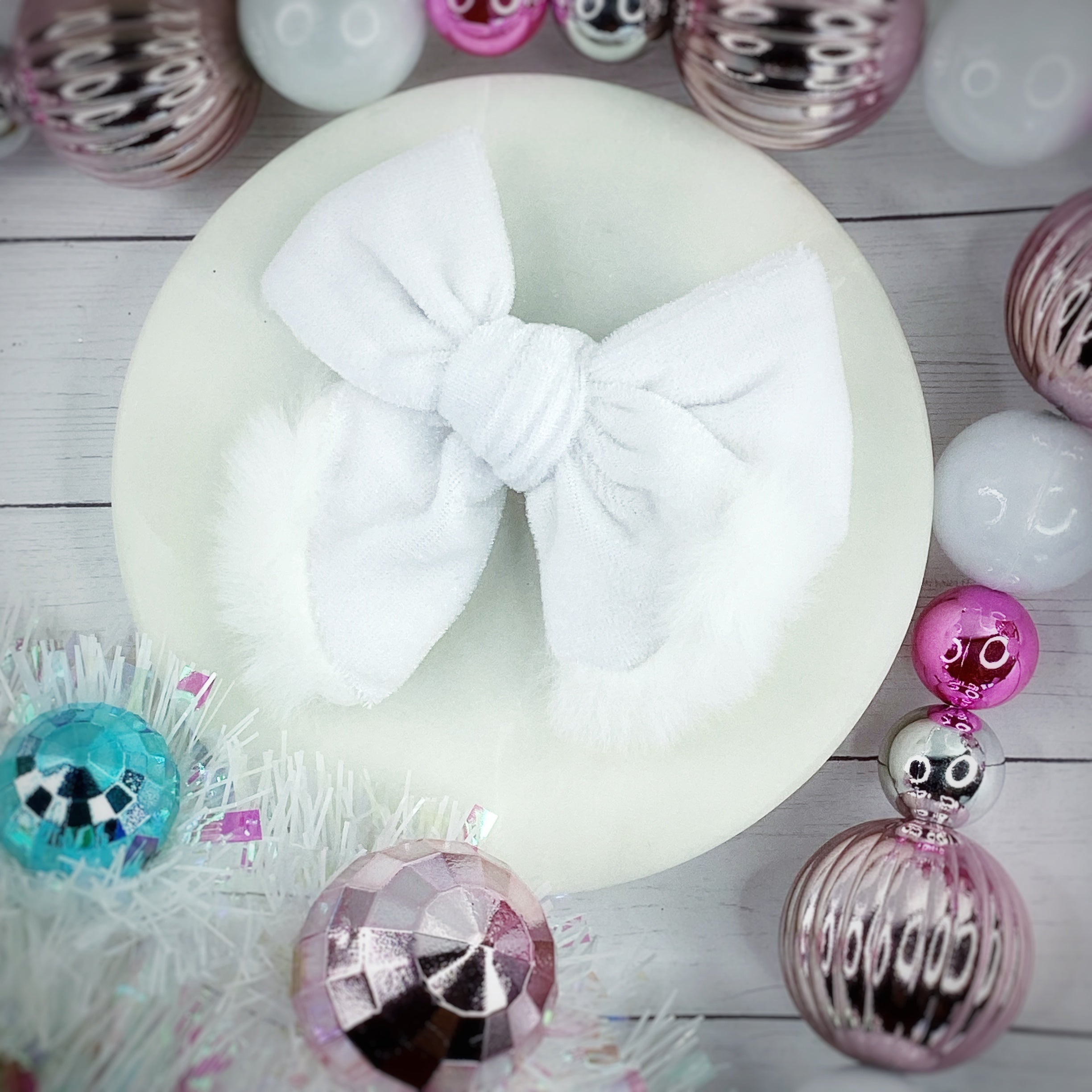 White Santa Pre-Tied Bow Strip