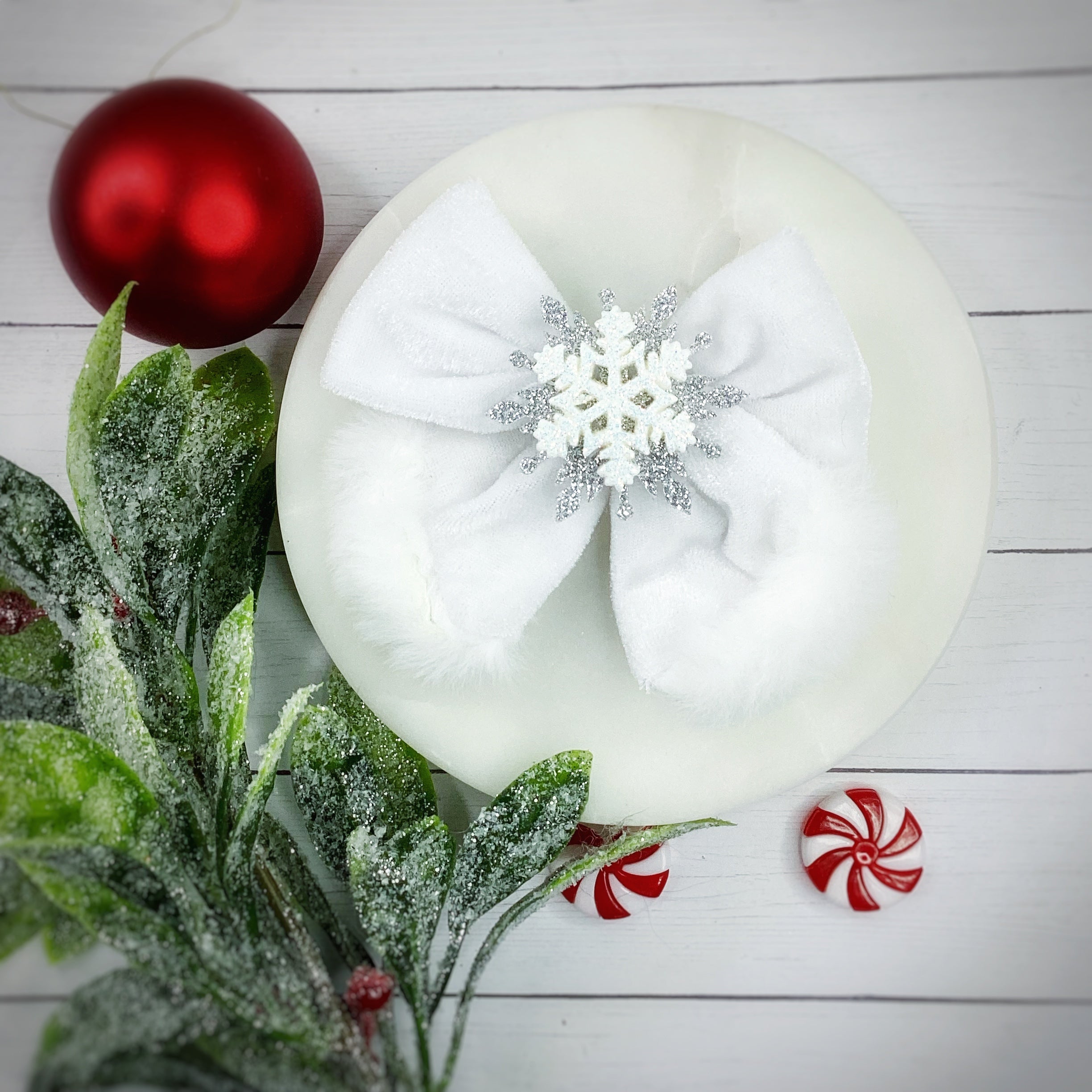 Velvet Snow Pre-Tied Bow Strip