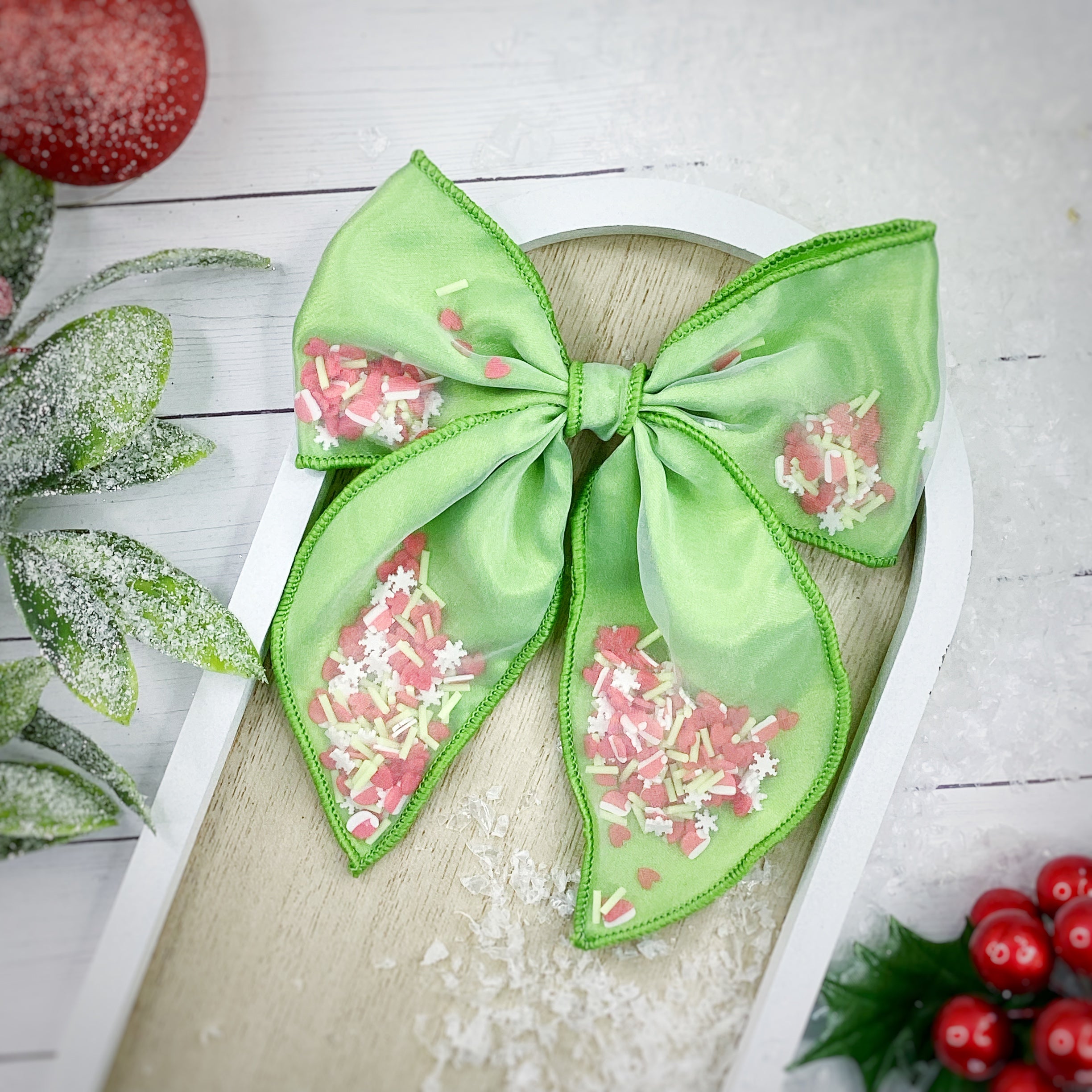 Green Christmas Themed Shaker Bows
