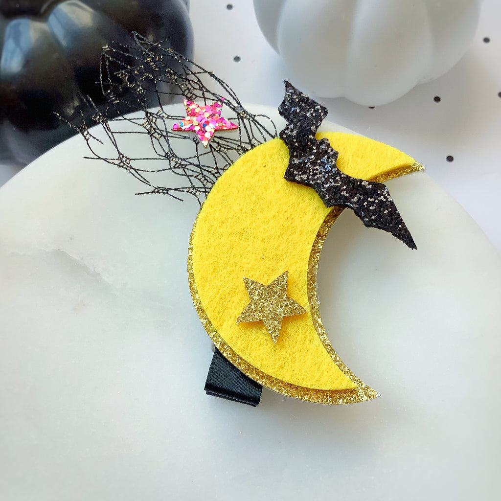Witchy Moon Clip